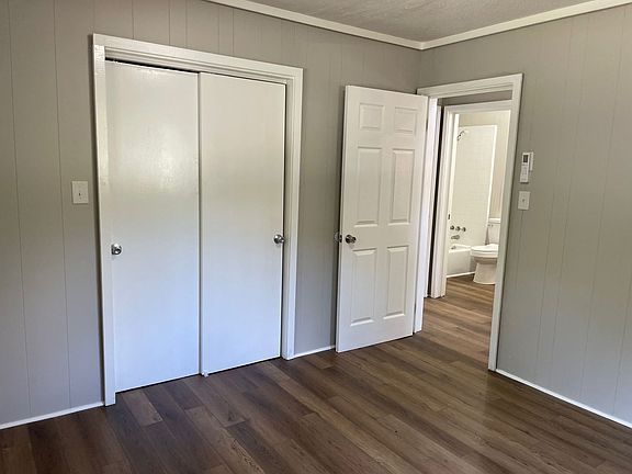 2nd image of 420-424 Englewood Dr