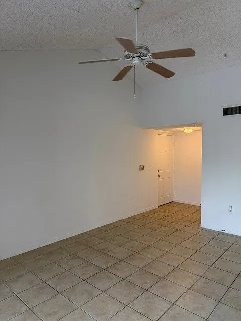 1 bed, 900 sqft, $1,675 — Photo 3
