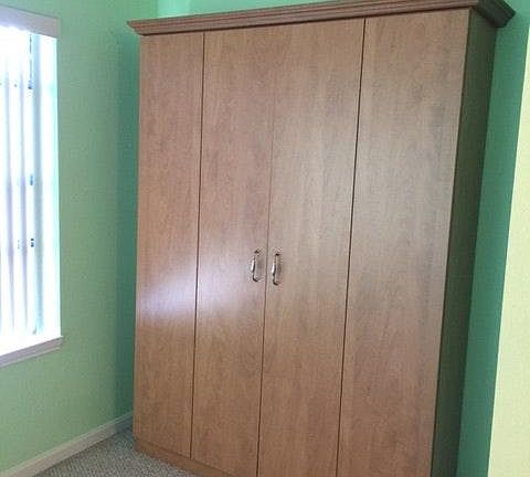 enclosed bonus room w/murphy bed