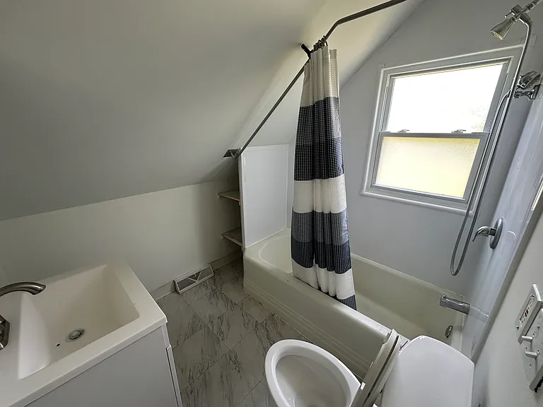 19 Maishoss St #2 — Photo 9