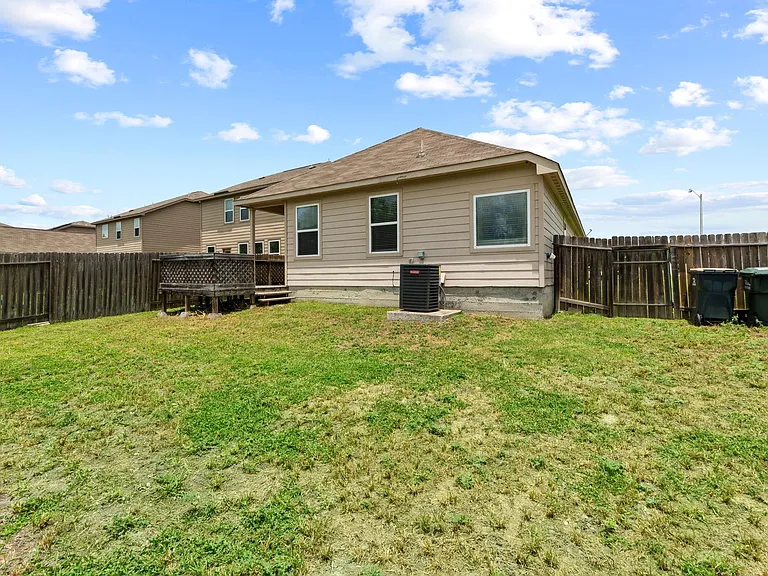 148 Isabel Ln — Photo 30
