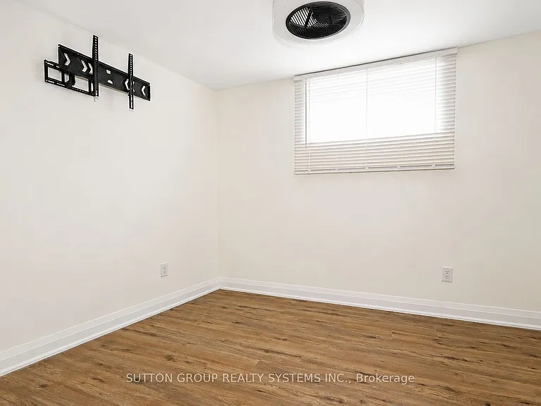 616 Rogers Rd — Photo 3