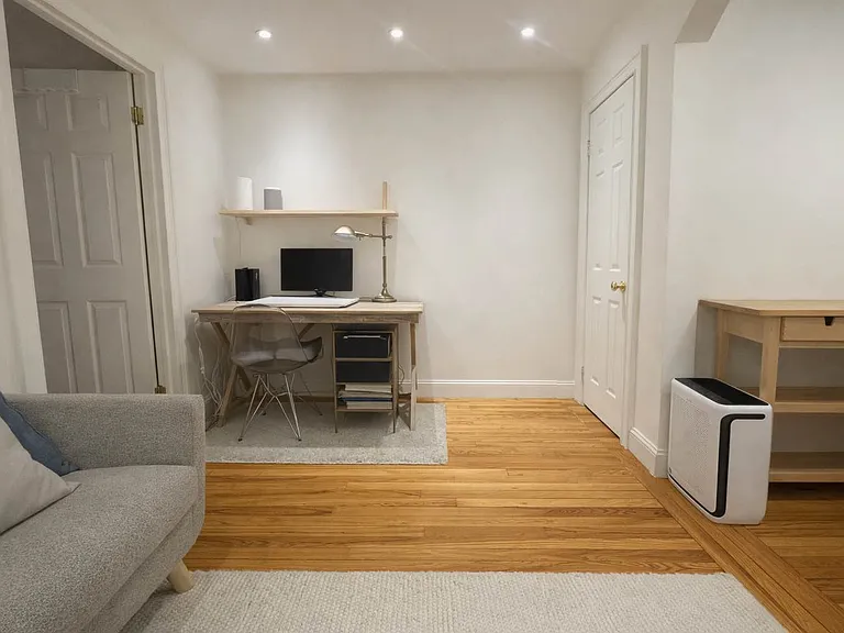 343 E 51st St #4F — Photo 6