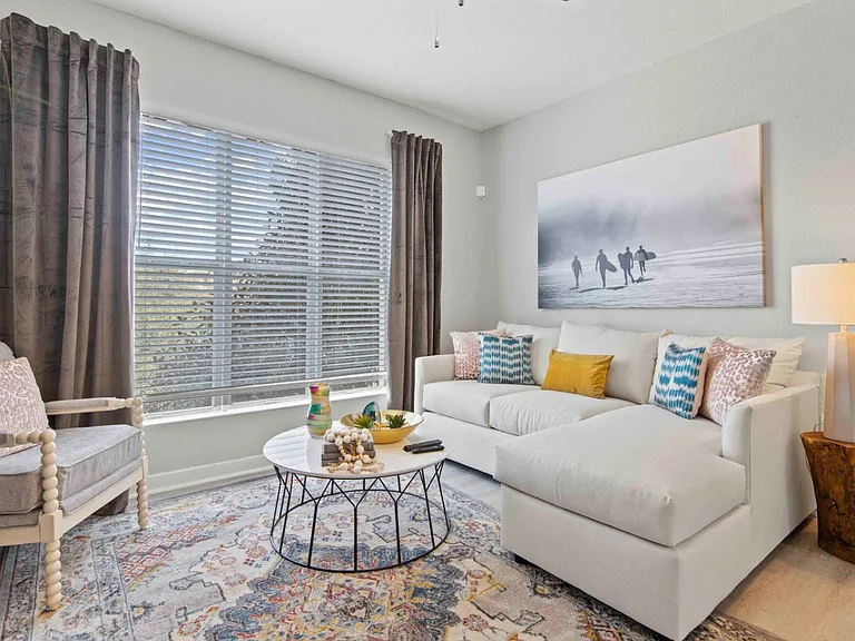 Elan Apartments — Photo 7