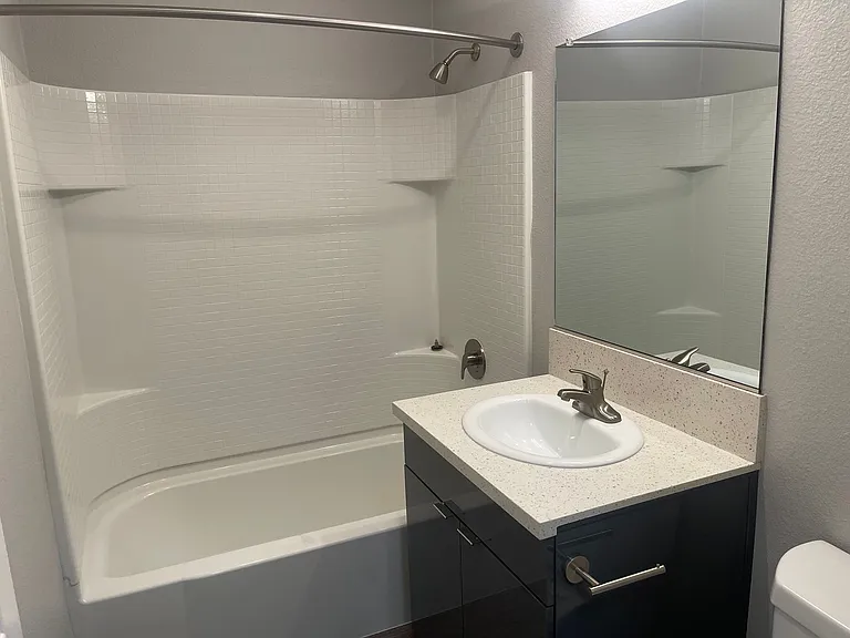 The Circle Apartments at Long Beach — Photo 103