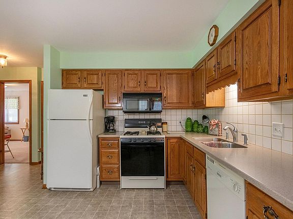 3rd image of 5856 Leisure South Dr SE