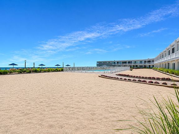3rd image of 585 Dune Rd #21A