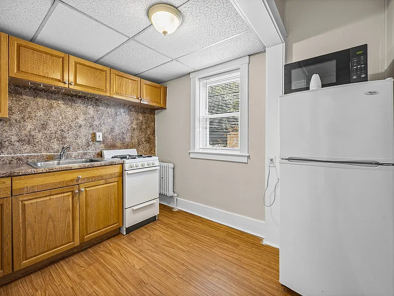 1625 East Ave — Photo 20