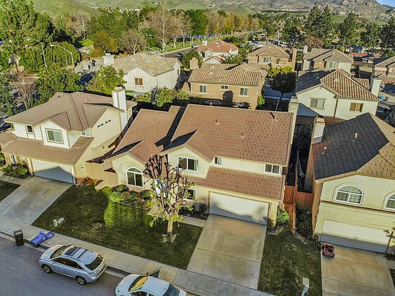 THIS BEAUTIFUL, RENOVATED HOME IS LOCATED IN CHOICE AREA OF SIMI VALLEY NORTH OF 118 FREEWAY, NEAR NEWLY BUILT HOMES, SCHOOLS AND CHILDREN'S PARK AND DUCK PONDS.