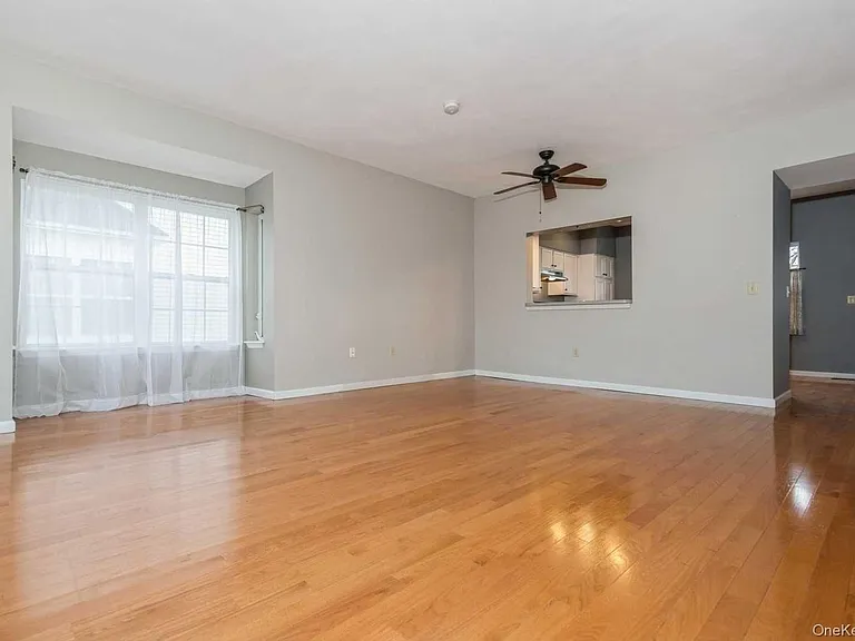 52 Schenck Ave — Photo 9