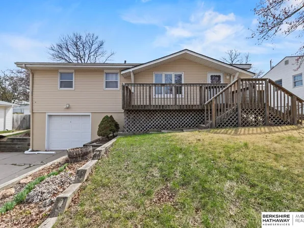 9229 Tomahawk Blvd, Omaha, NE 68134