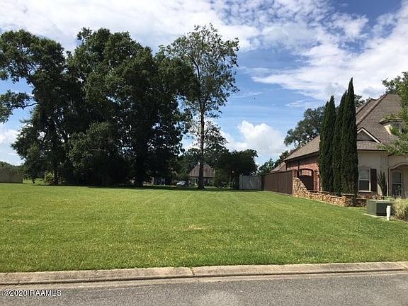 5th image of 101 Dunvegan Ct