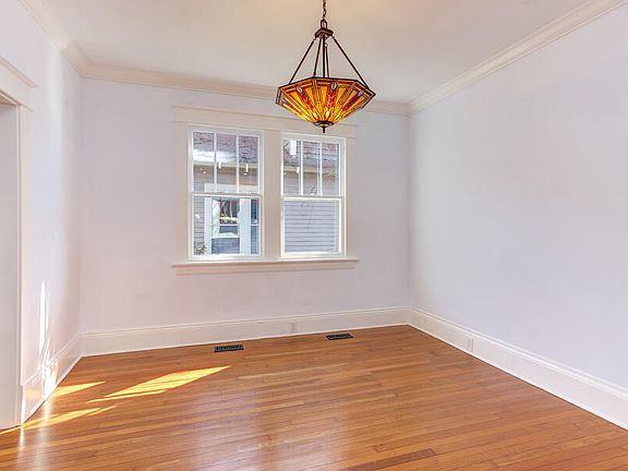 4th image of 1007 W South St