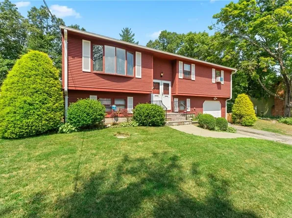 22 Centennial St, Coventry, RI 02816