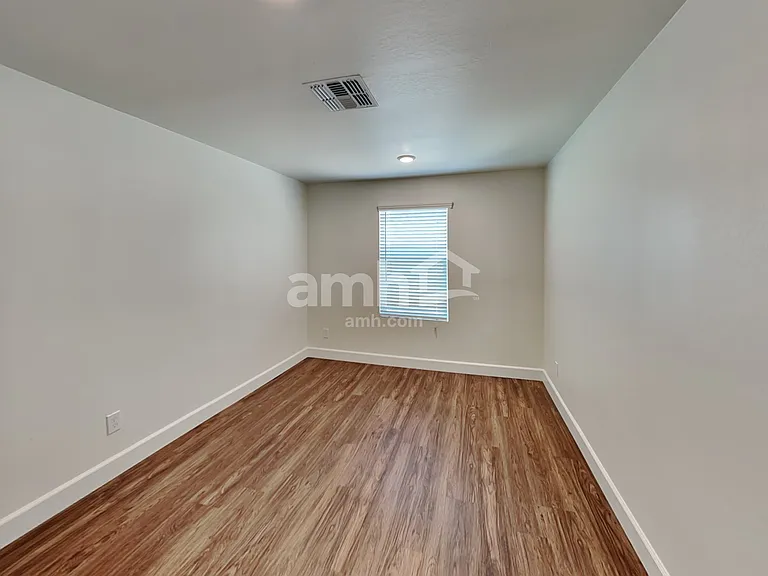 614 W Hackamore Ave — Photo 11