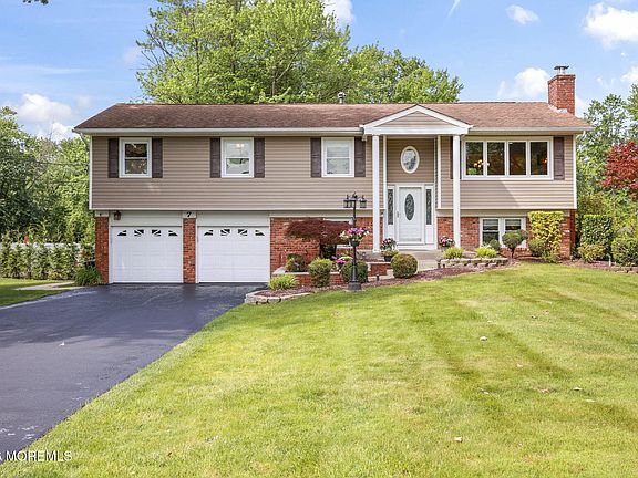 2nd image of 7 Saratoga Drive