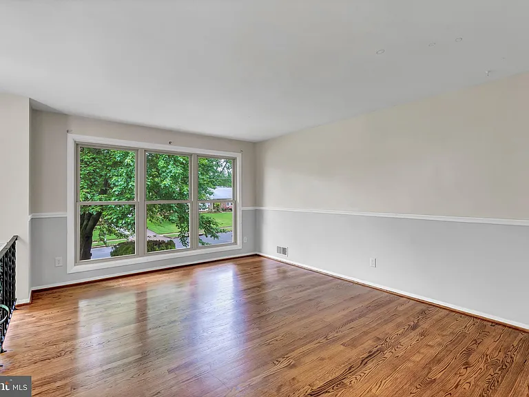 14715 Lock Dr — Photo 15