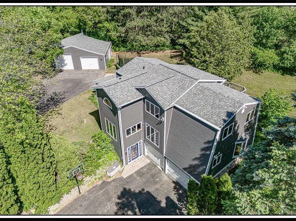 N3568 Pamela Ln, New London, WI 54961
