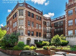 11430 Cedar Glen Pkwy, Cleveland, OH 44106