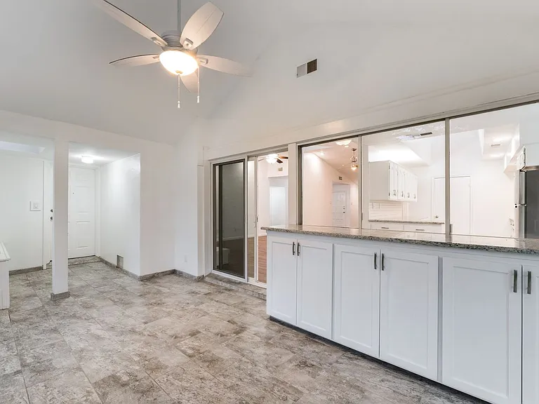 3940 Dalgreen Cir — Photo 14