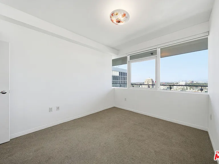 3785 Wilshire Blvd #1607 — Photo 19