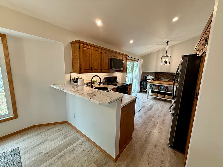 5900 W 28th St — Photo 5