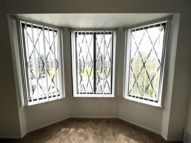Charter Oaks Apartments — Photo 154