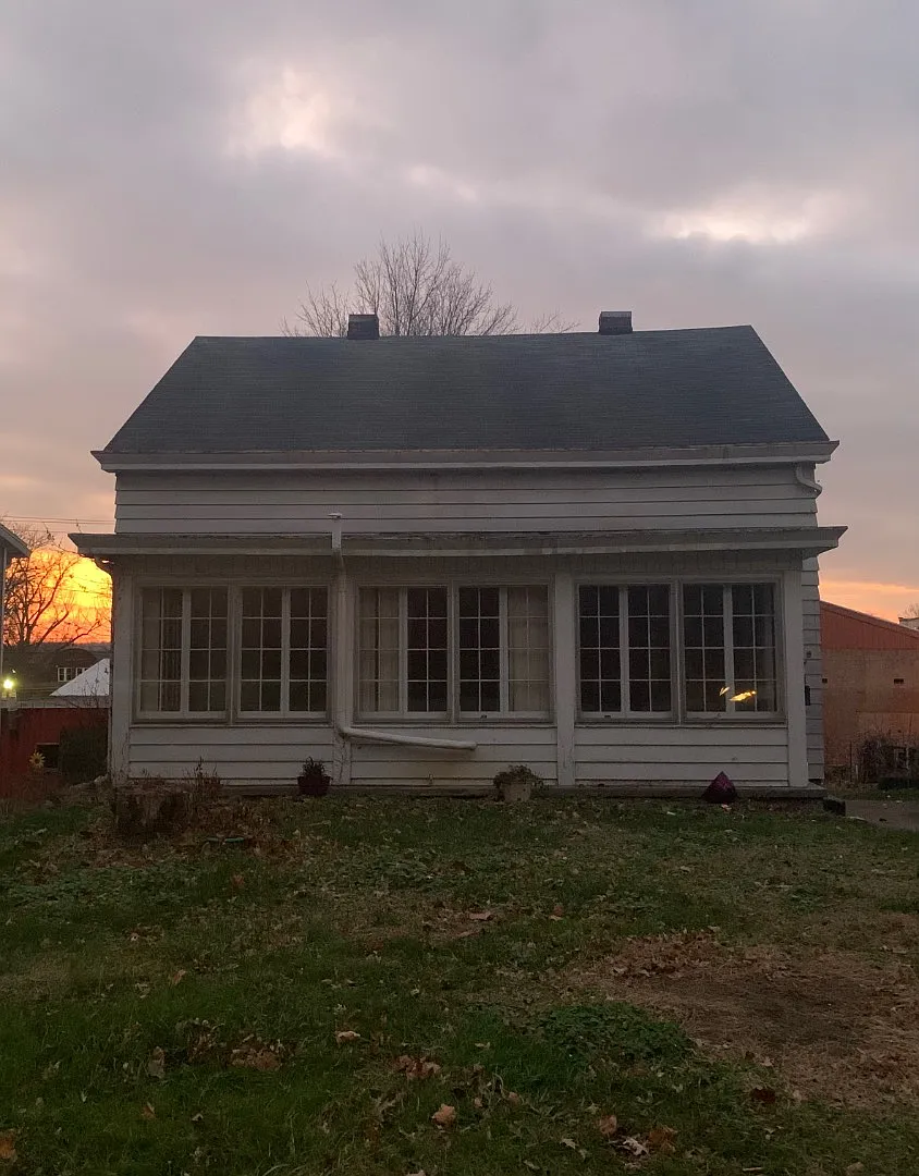 425 9th St photo 1