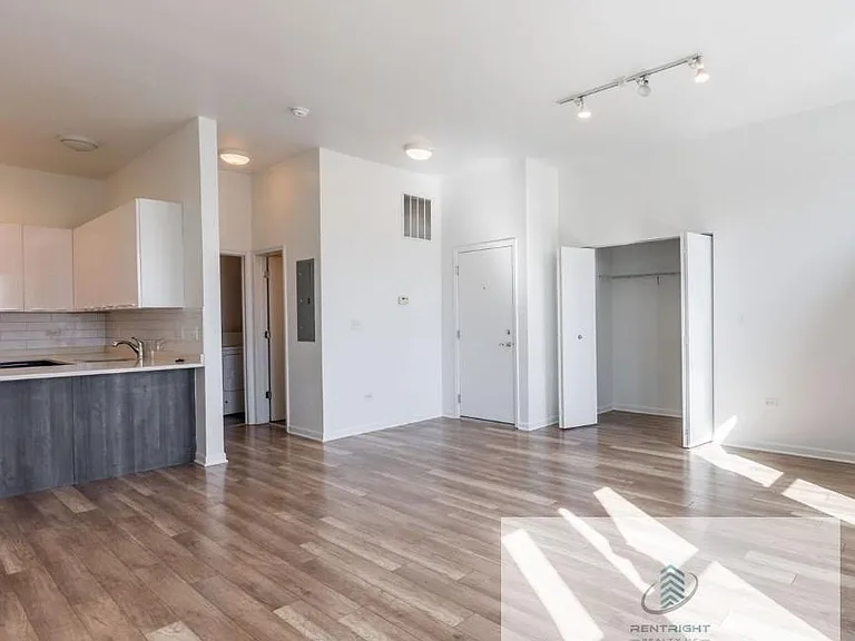 2700 W North Ave #207 — Photo 3