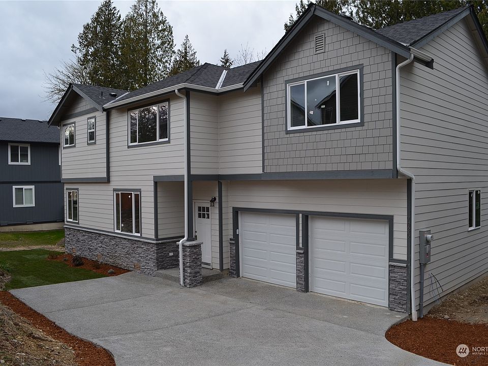 Primary with Landscaping.>