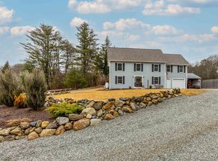 10 Pike St, Henniker, NH 03242