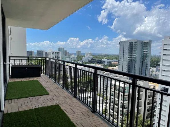 999 SW 1st Ave APT 2109, Miami, FL 33130