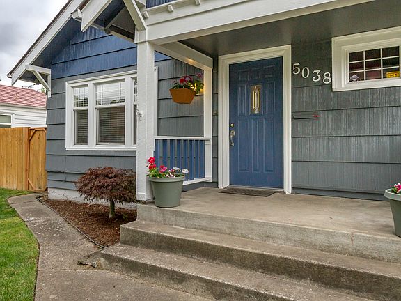 3rd image of 5038 S Park Ave