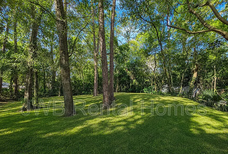 4442 Georgetown Dr — Photo 10