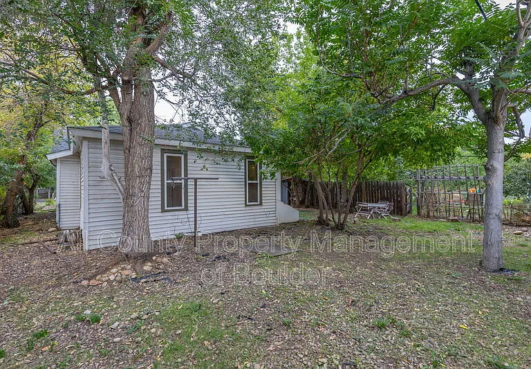 2245 Grove Cir — Photo 19