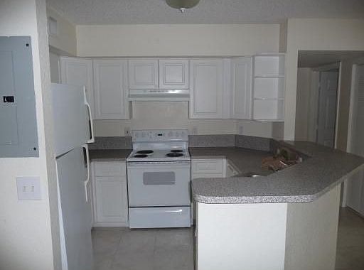 5th image of 4235 S 57th Ave APT 101E