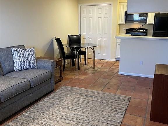 3rd image of 2110 Wilcrest Dr APT 117
