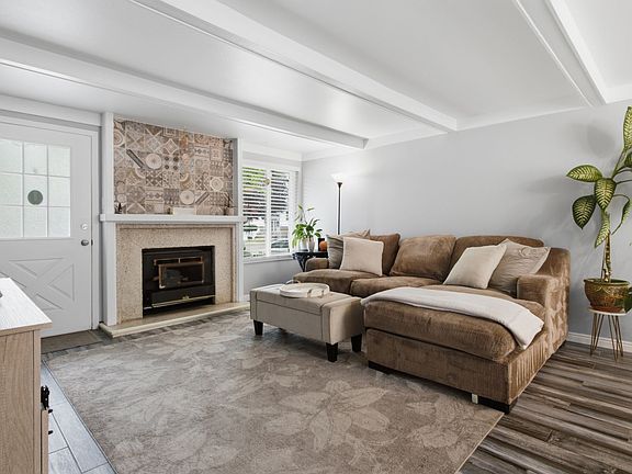 5th image of 4229 S Derbyshire Ct