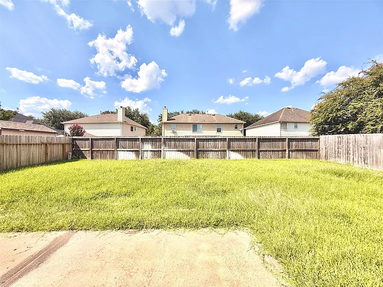 16518 Wheatmill Ct — Photo 32