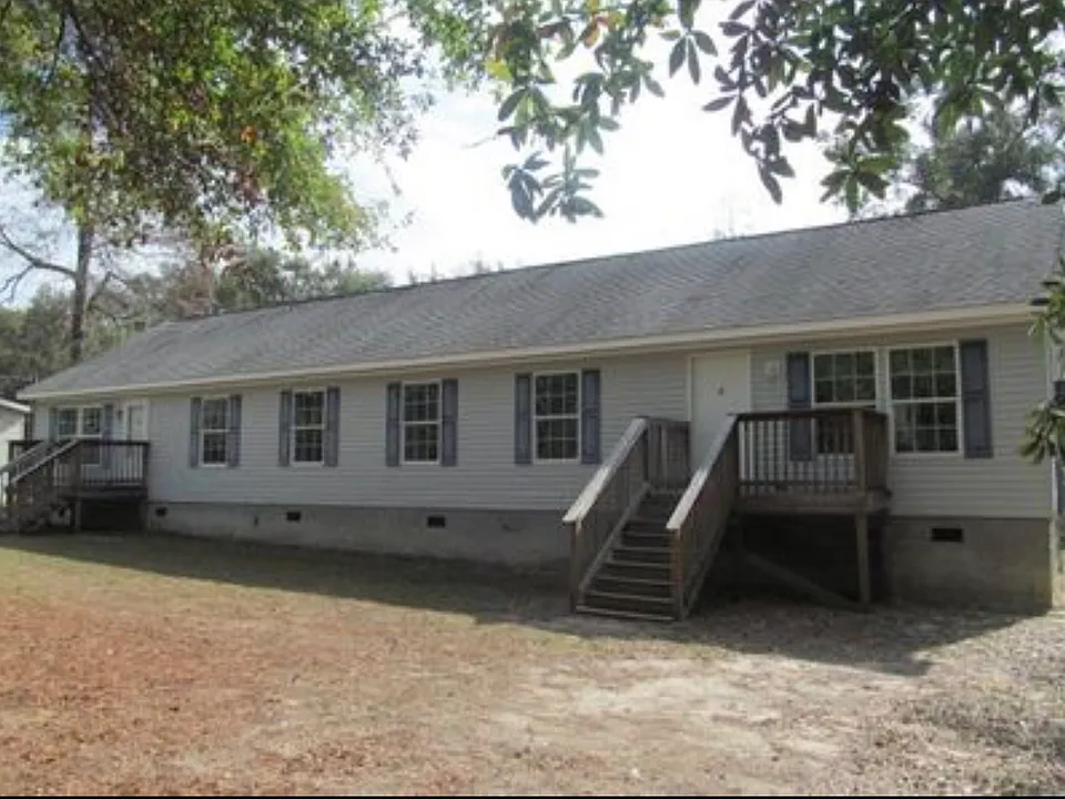 181 Peters Rd #B