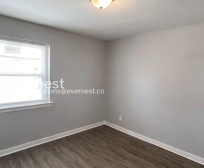 1000 4th Ave W #3 — Photo 8