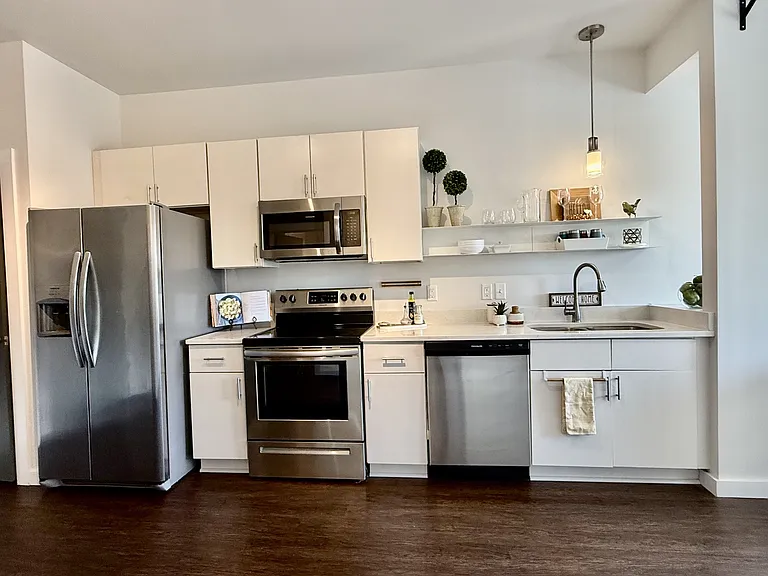 1900 12th Ave S #420 — Photo 3