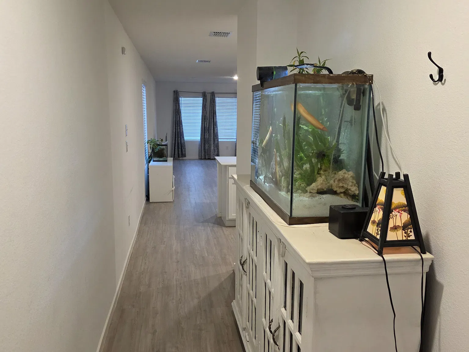 3 bed, 1402 sqft, $1,850 — Photo 2