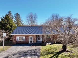2720 Seneca Trl N, Sinks Grove, WV 24976