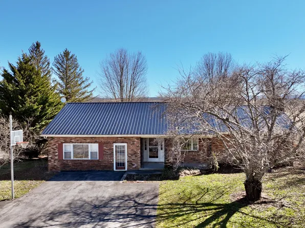 2720 Seneca Trl N, Sinks Grove, WV 24976