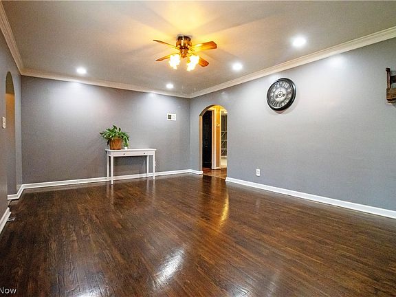 3rd image of 1661 Barbara Dr