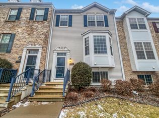 9988 Wildflower Dr, Eden Prairie, MN 55347