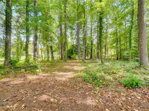 1530 Jolliff Rd, Chesapeake, VA 23321
