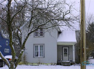 319 Hickory St, Pemberville, OH