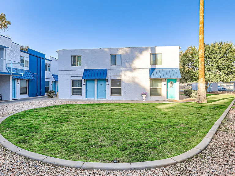 Ava North & South — Photo 8